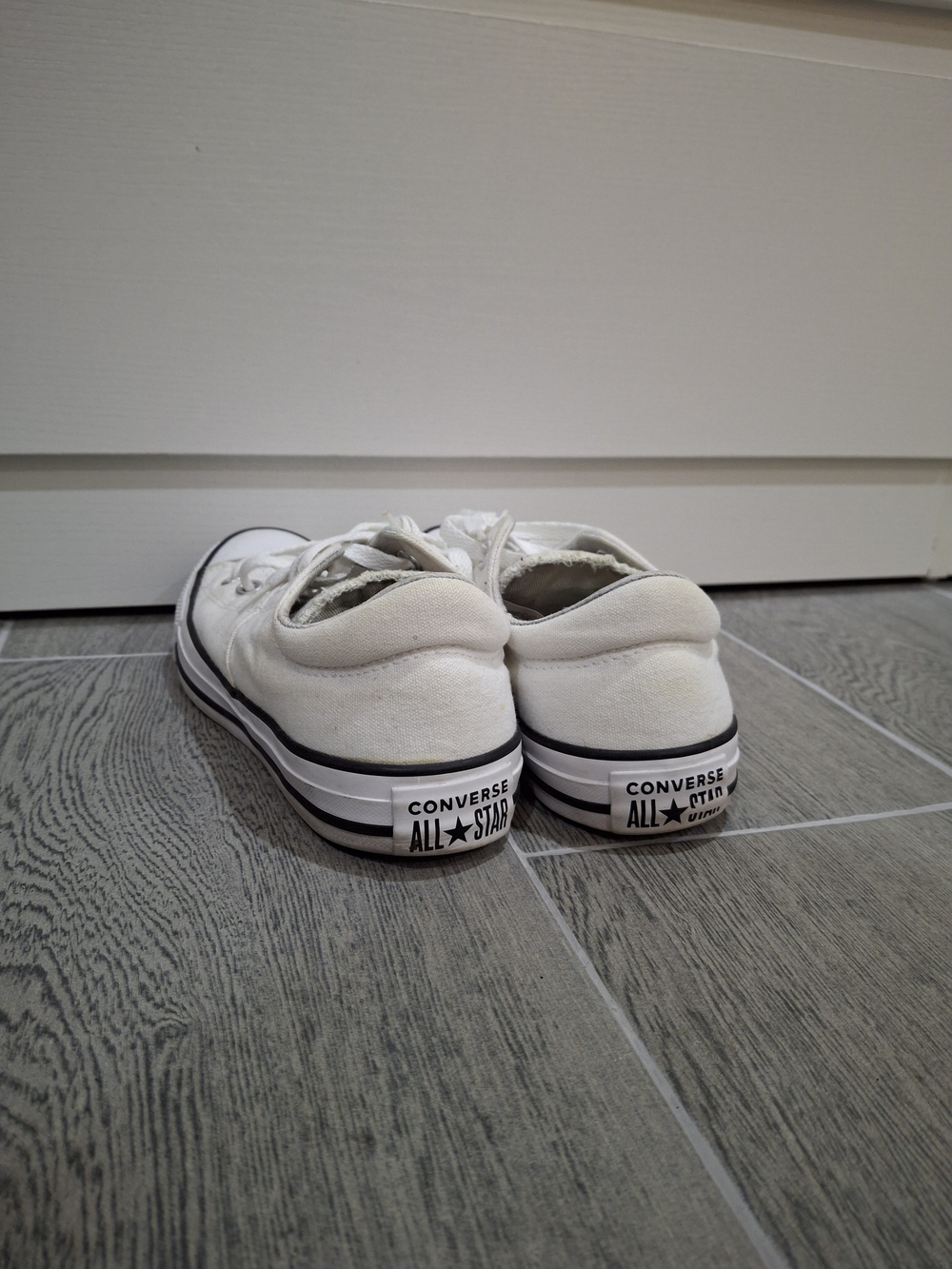 Converse - Picture 5 of 9